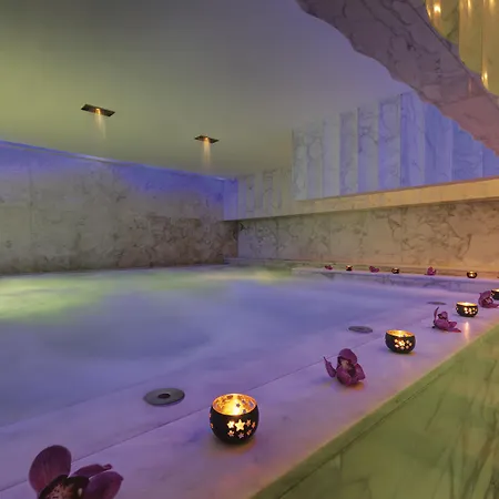 Nobu Hotel 5*